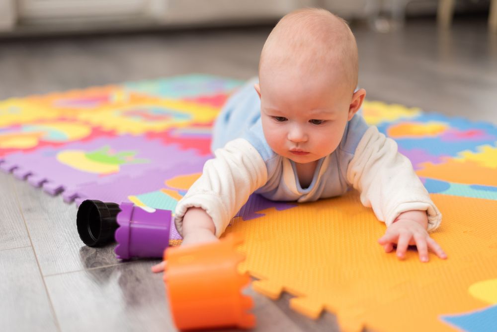 El piso rompecabezas: seguridad y diversión en el espacio de juegos de los niños